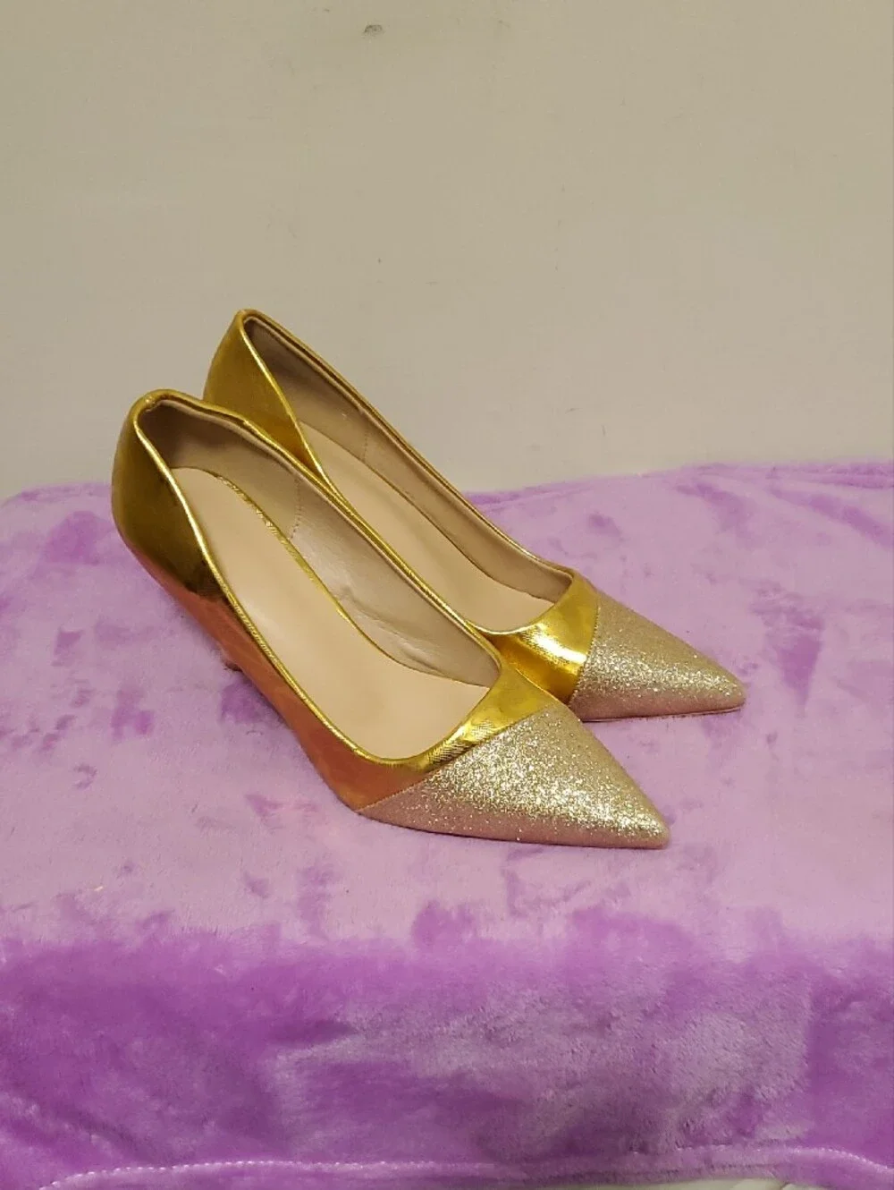 Pretty Angel Gold Pointed Toe Pumps with Glitter Cap